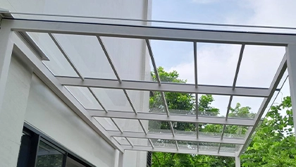 ใสเสมือนกระจก เชื่อมบ้านกับธรรมชาติ